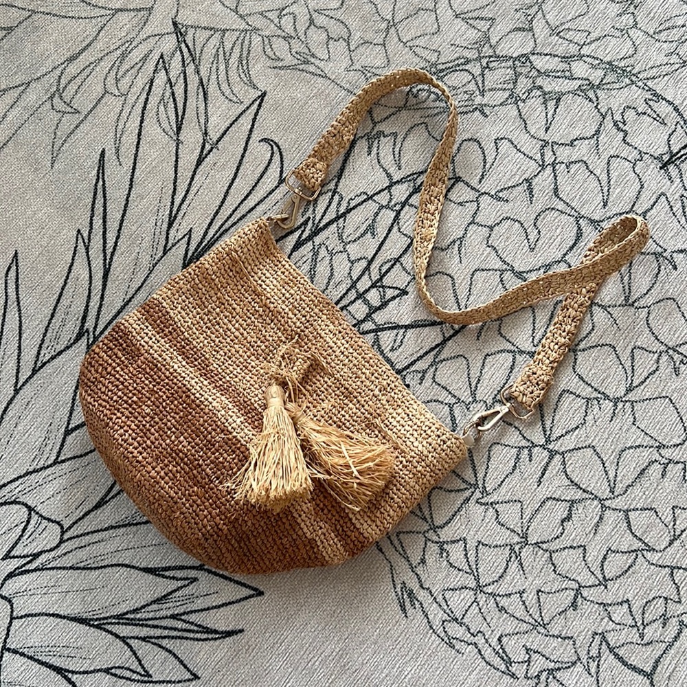 l*space Woven Straw Crossbody Bag in Natural Tan